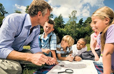 Teaching childern outdoors.